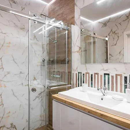 Golden Apartment